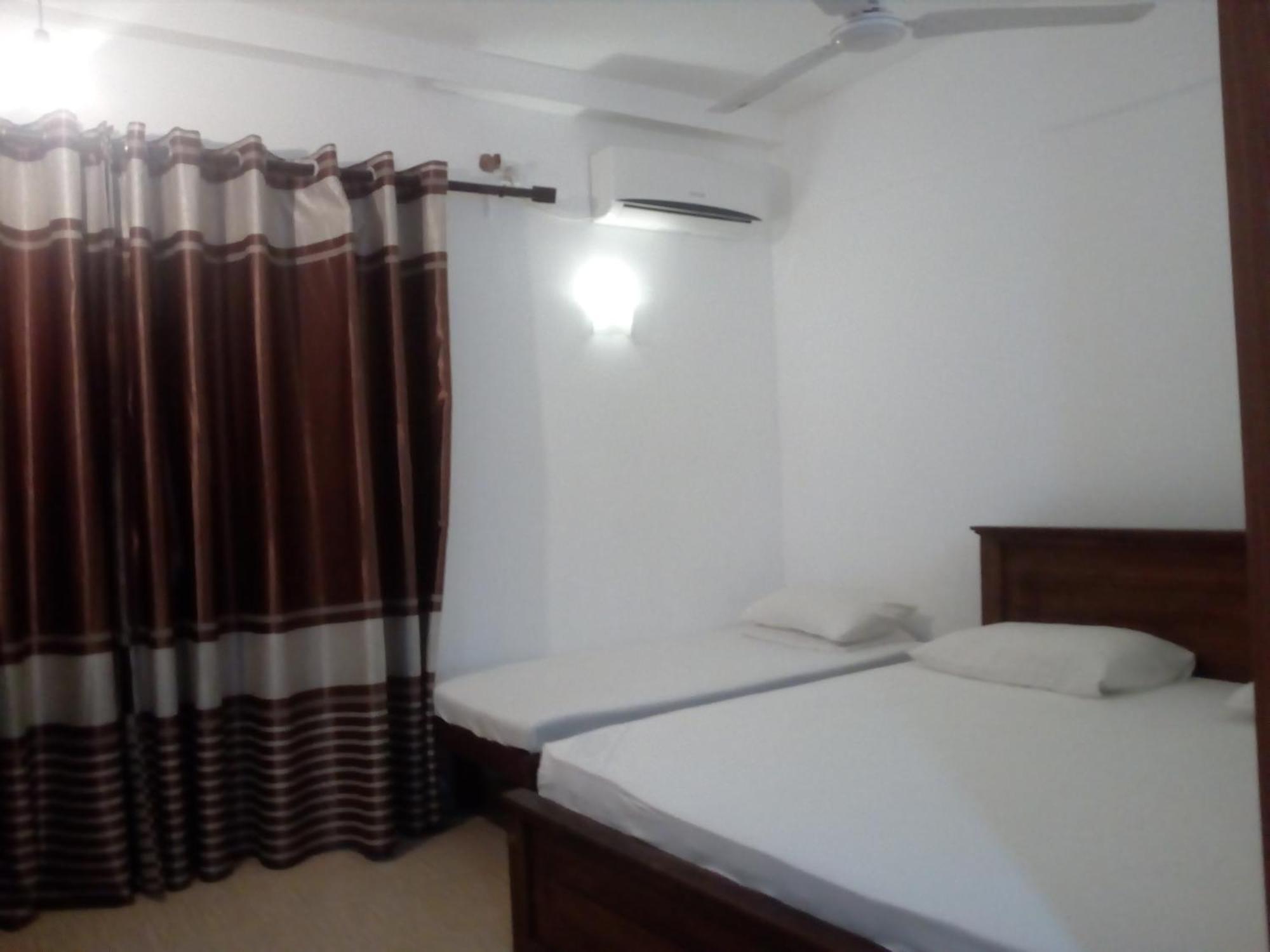 Hotel Navora Hikkaduwa Zimmer foto